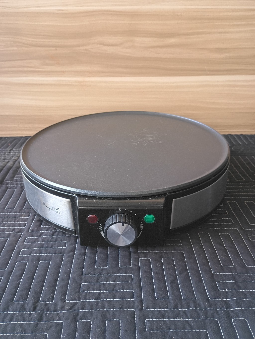 Electric Crepe Maker  Black Portable Griddle With Temperature Control